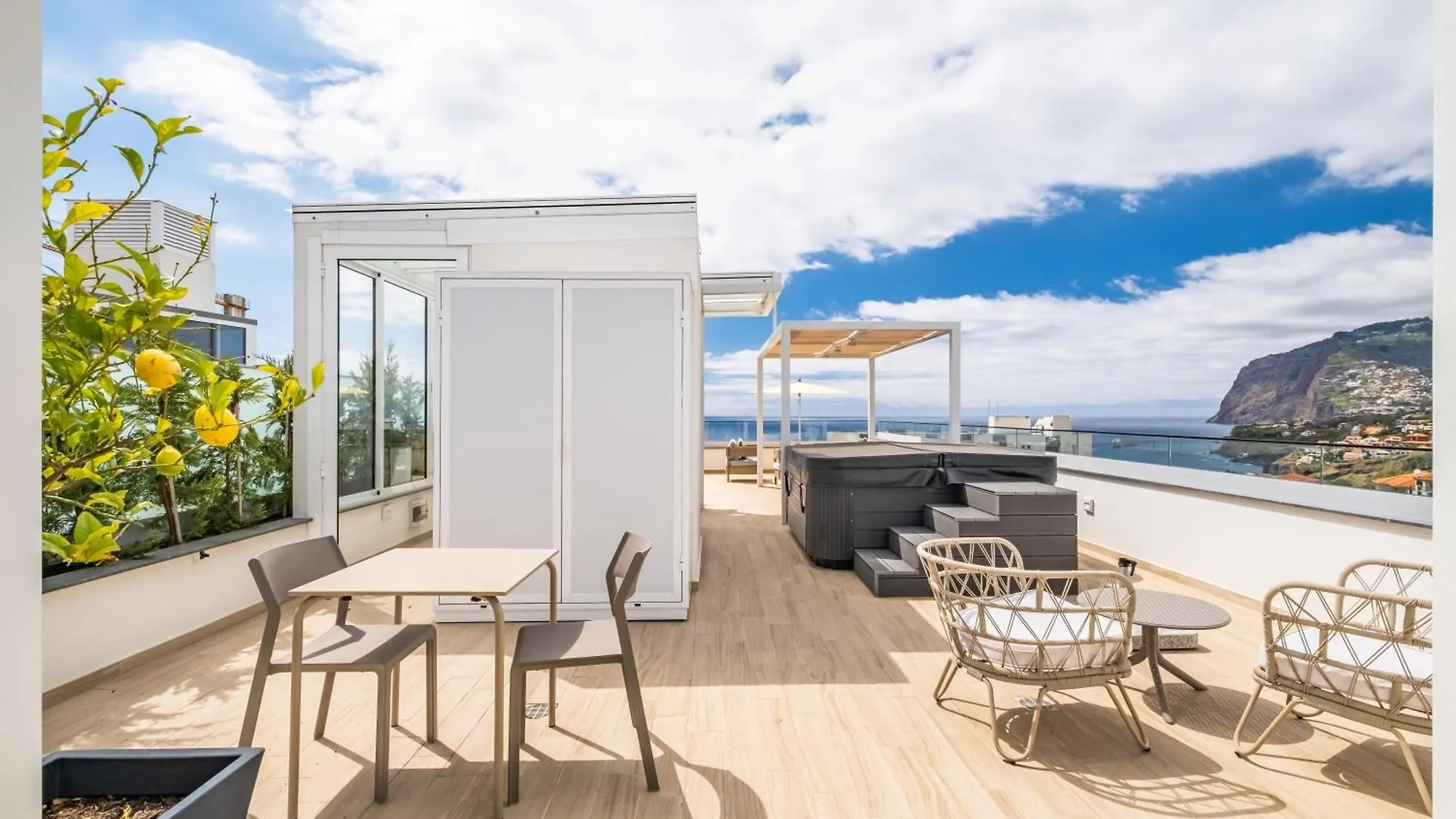 Skyview Penthouse Apartment By Mhm Funchal  Funchal (Madeira)