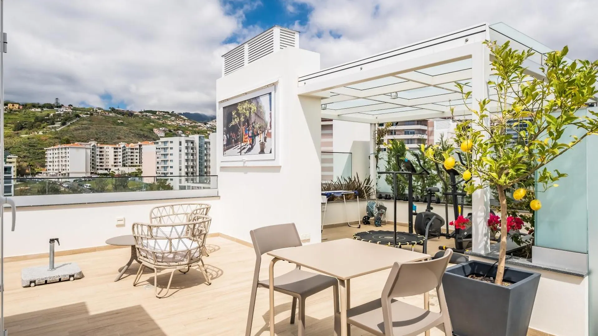 Skyview Penthouse Apartment By Mhm Funchal  Funchal (Madeira)
